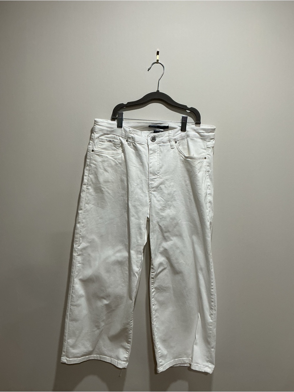 Woman’s FDJ French dressing cropped white jeans, size 12